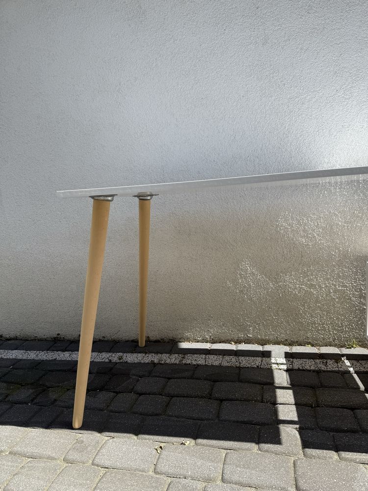 Biurko nowoczesne z półkami, białe z elementami drewna, 120x60 cm