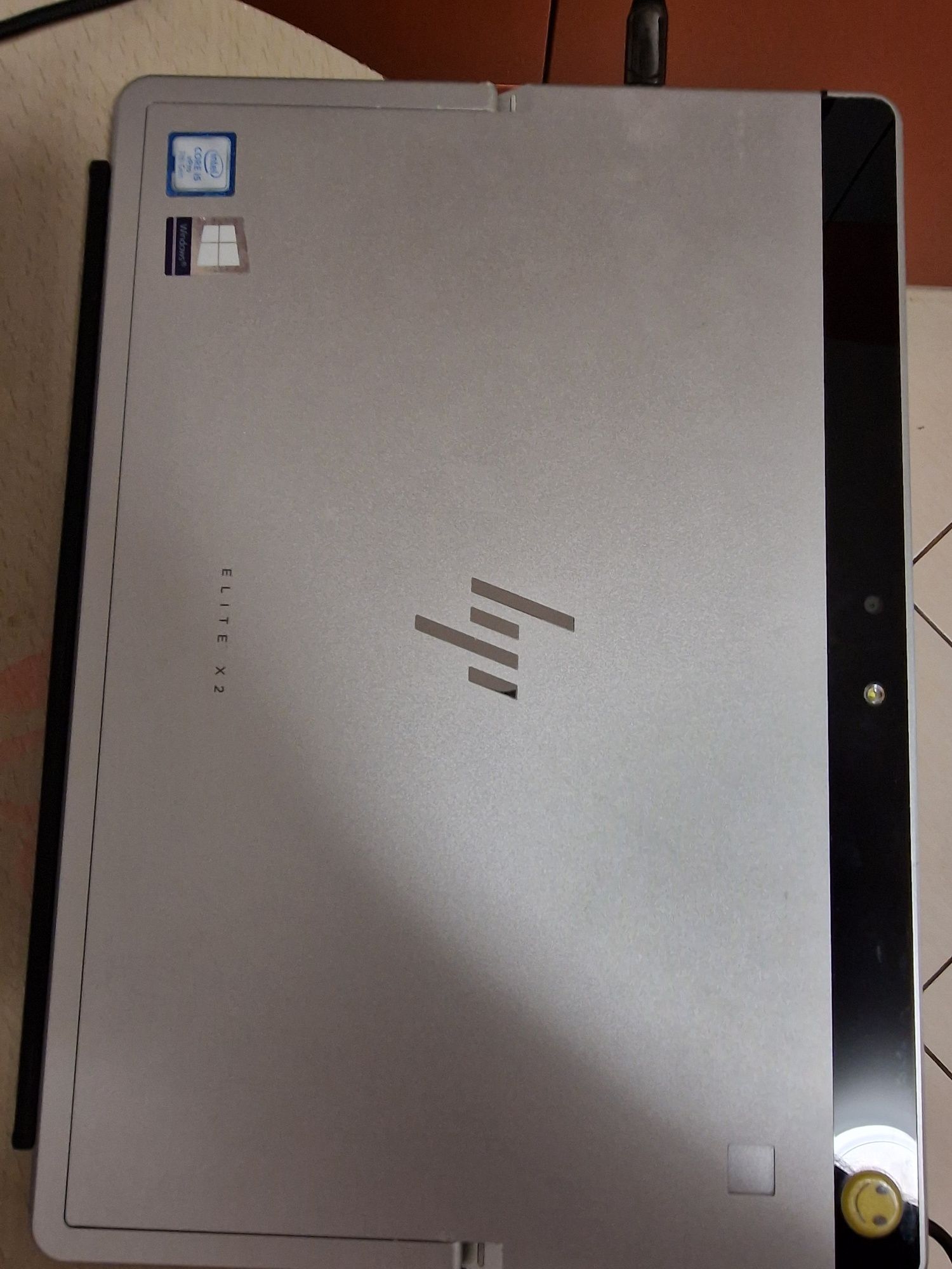 Sprzedam laptopa HP elite x2