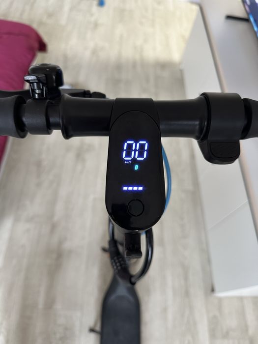 Електросамокат Forte M1