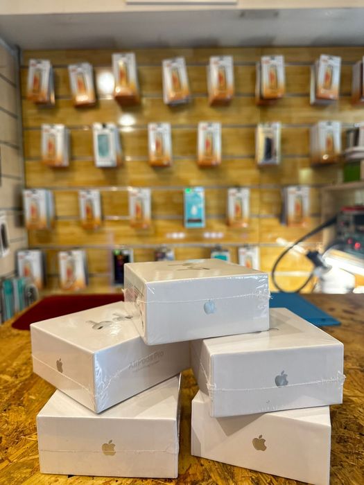 Airpods com acessorios