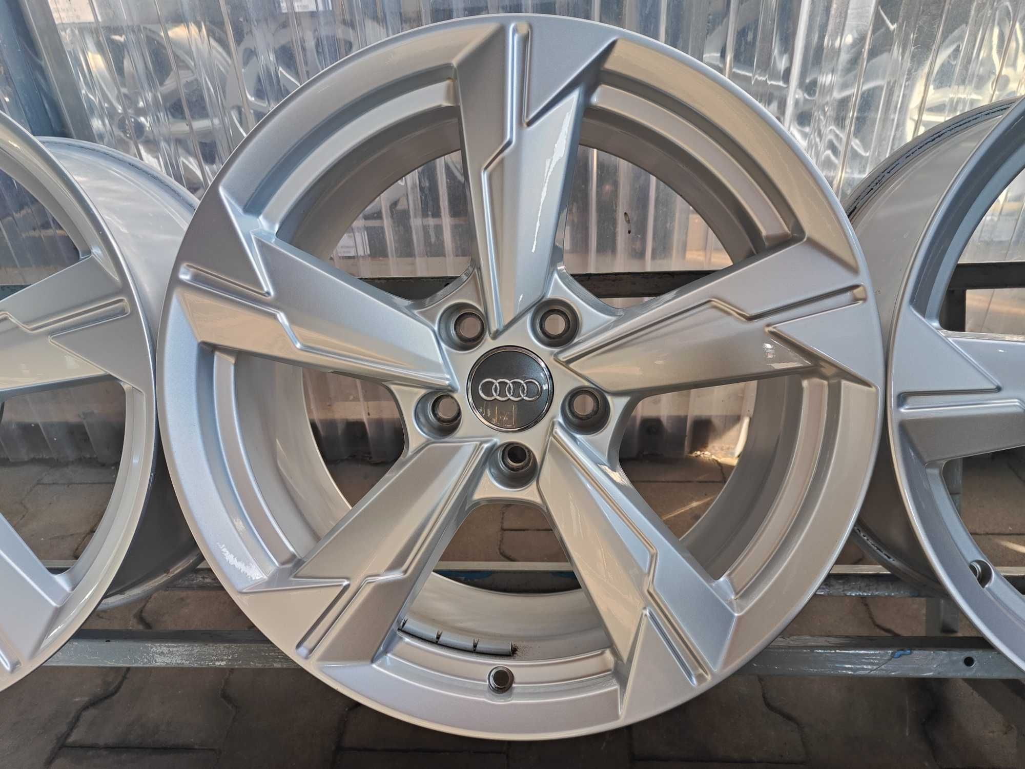 Oryginalne Felgi aluminiowe Audi A4 B8 8x18'' 5x112 ET39
