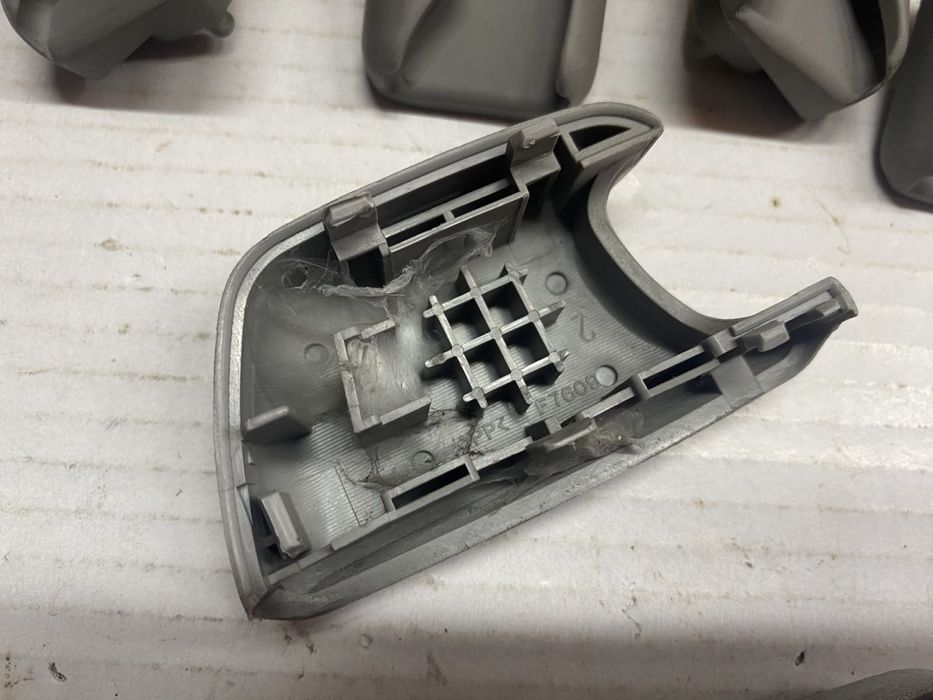 Плафони заглушки світильники кріплення вимикачі світла салону Лансер 9