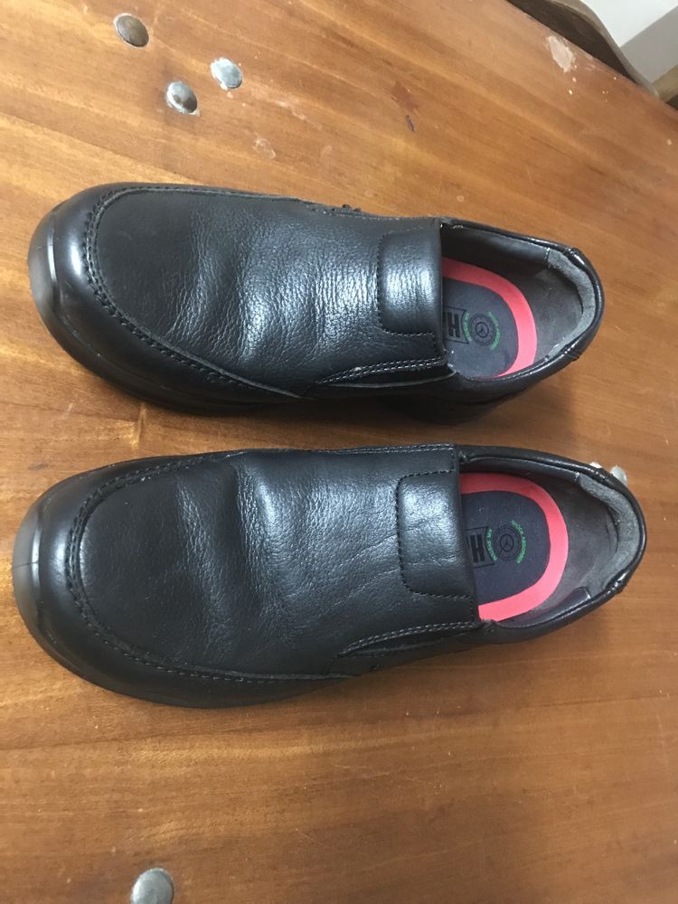 Sapatos em pele para homem