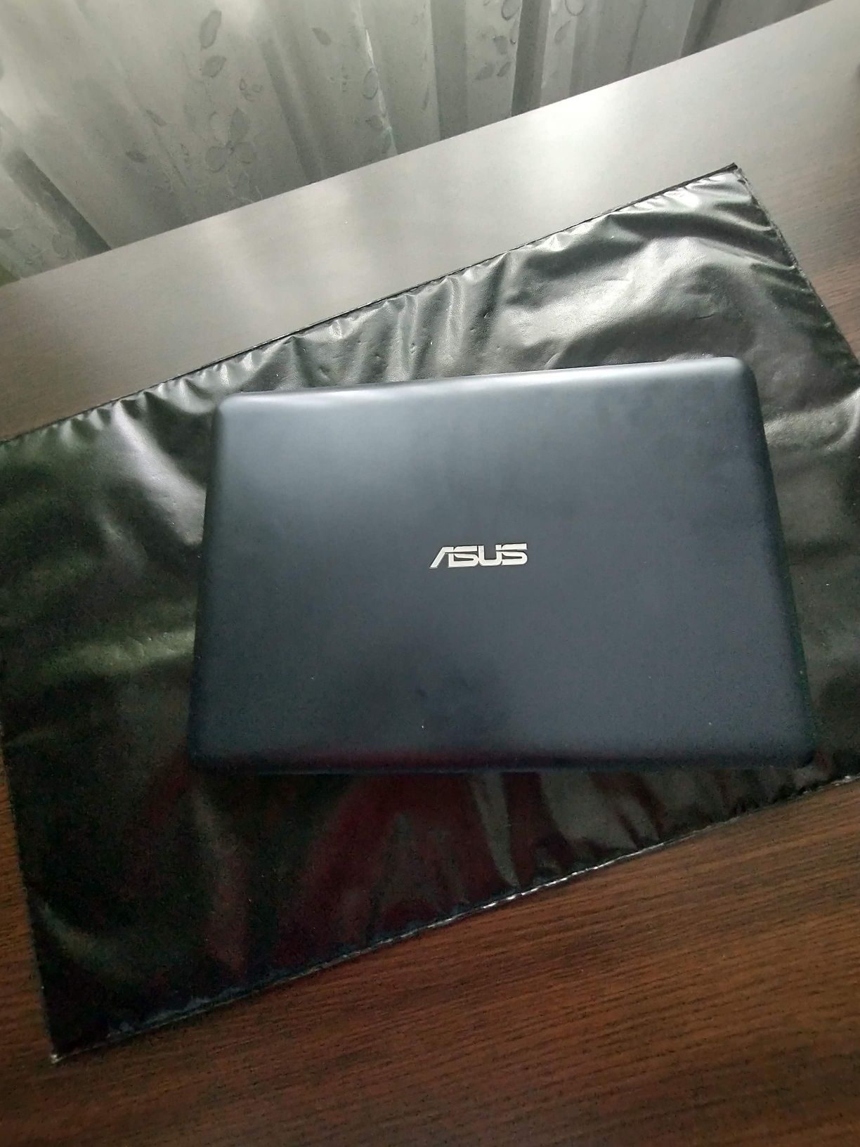 Notebook Asus E402Y