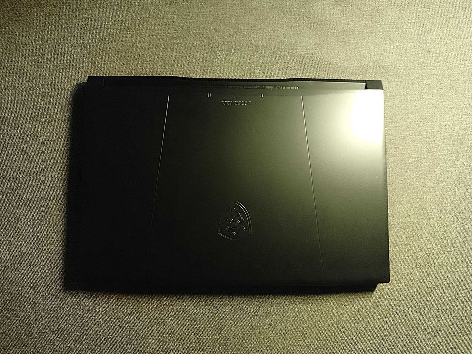 MSI Katana 17  R7 8845hs/32GB/1TB/RTX 4060/144Hz + chłodząca podkładka