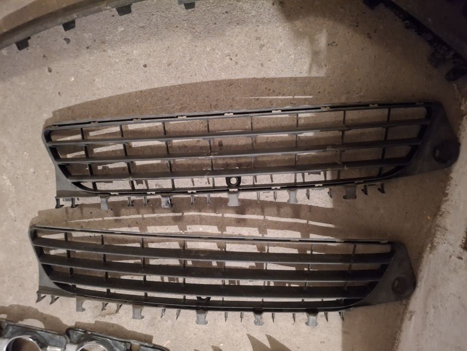 Części opel vectra c, hokej  zderzaka, kratka  halogenu, halogen lewy