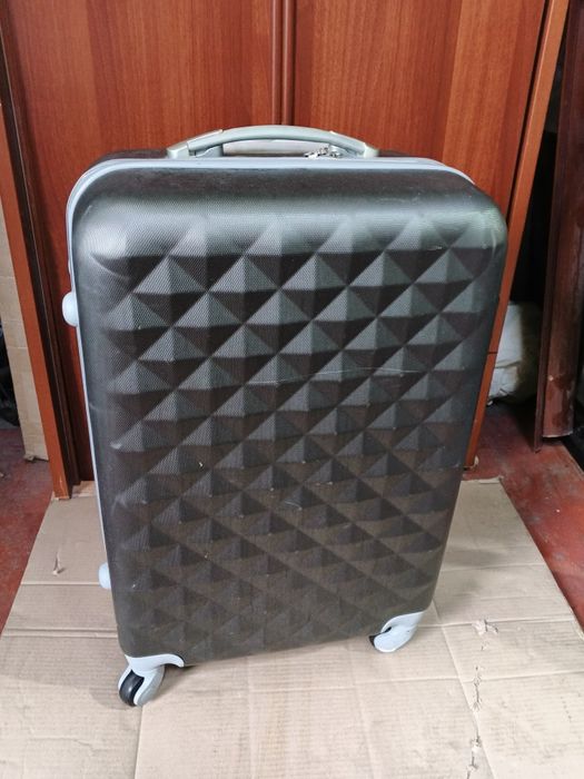 Чемодан на колесах