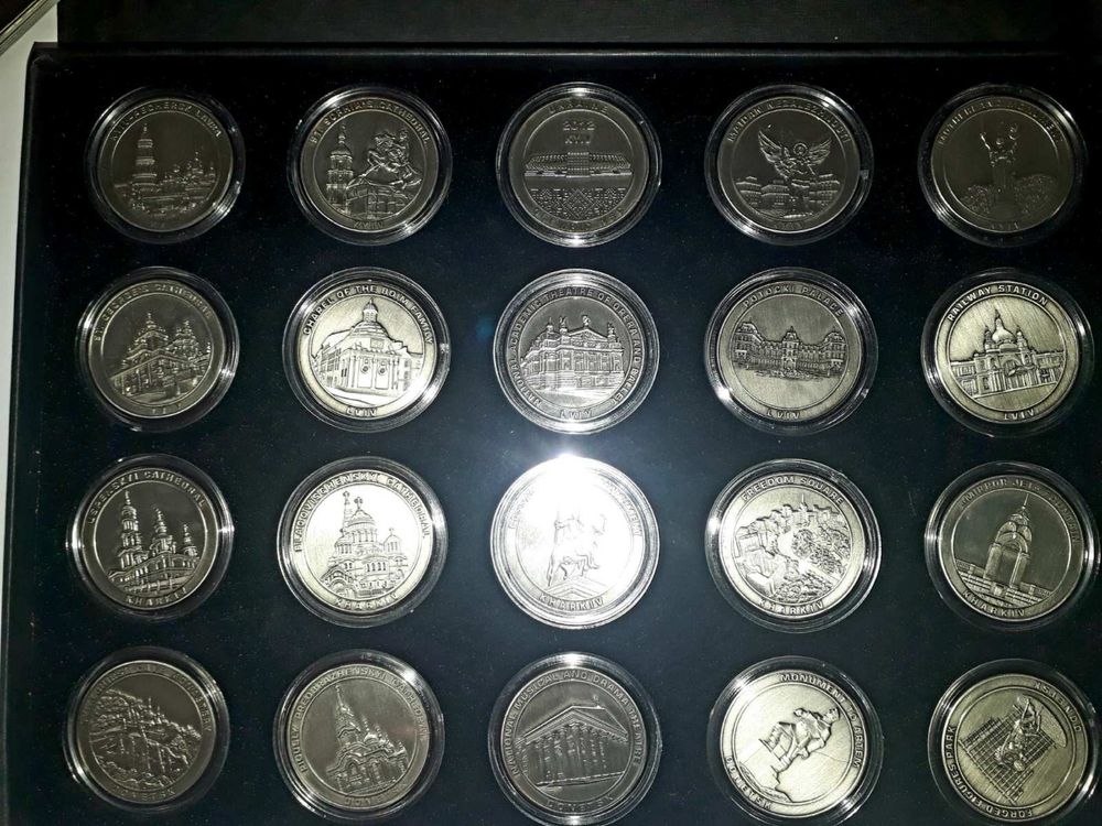 Набір памятних монет «Євро-2012»