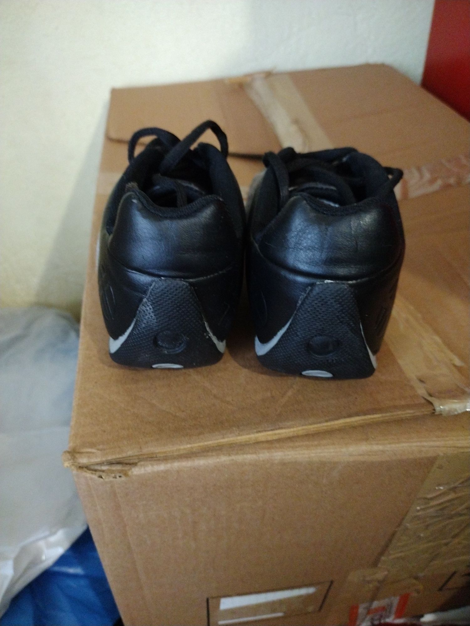 Buty sportowe damskie