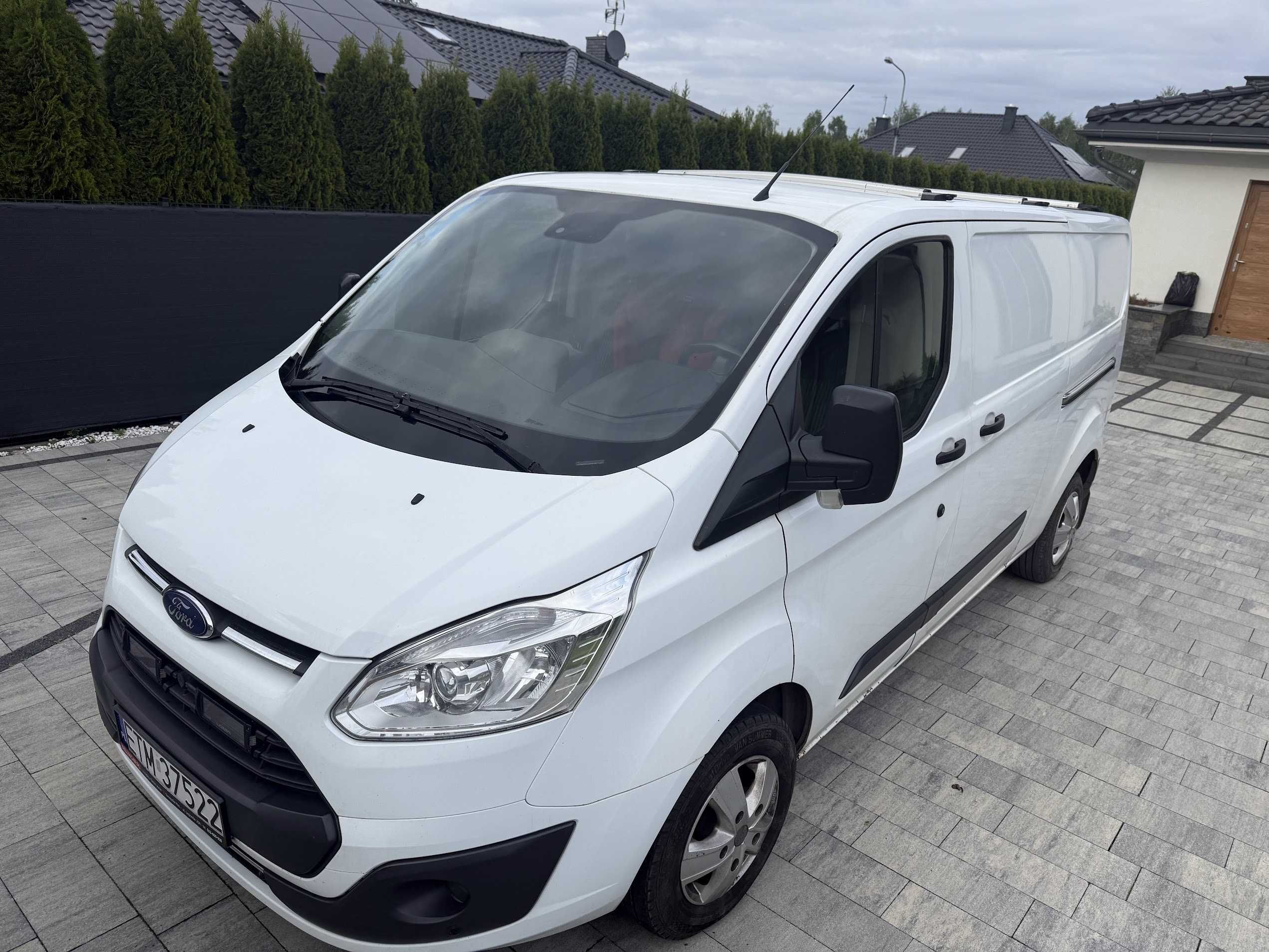 Wynajem busa dostawczego Ford Transit  hak VAT 23% wypożyczalnia aut