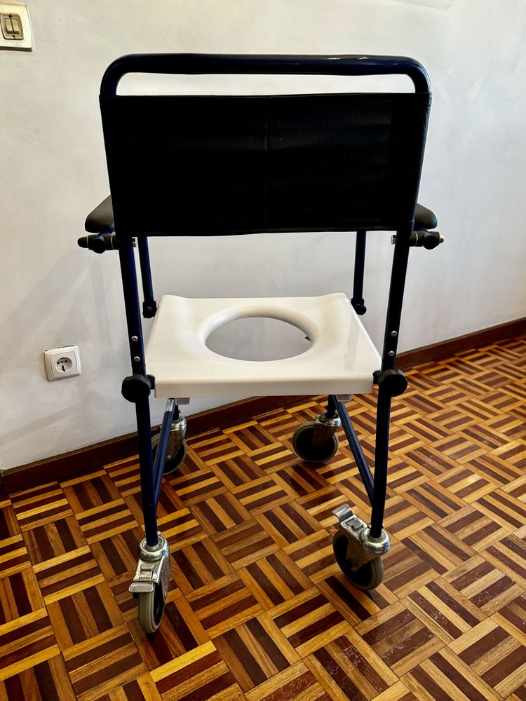 Cadeira de banho sanitária idoso