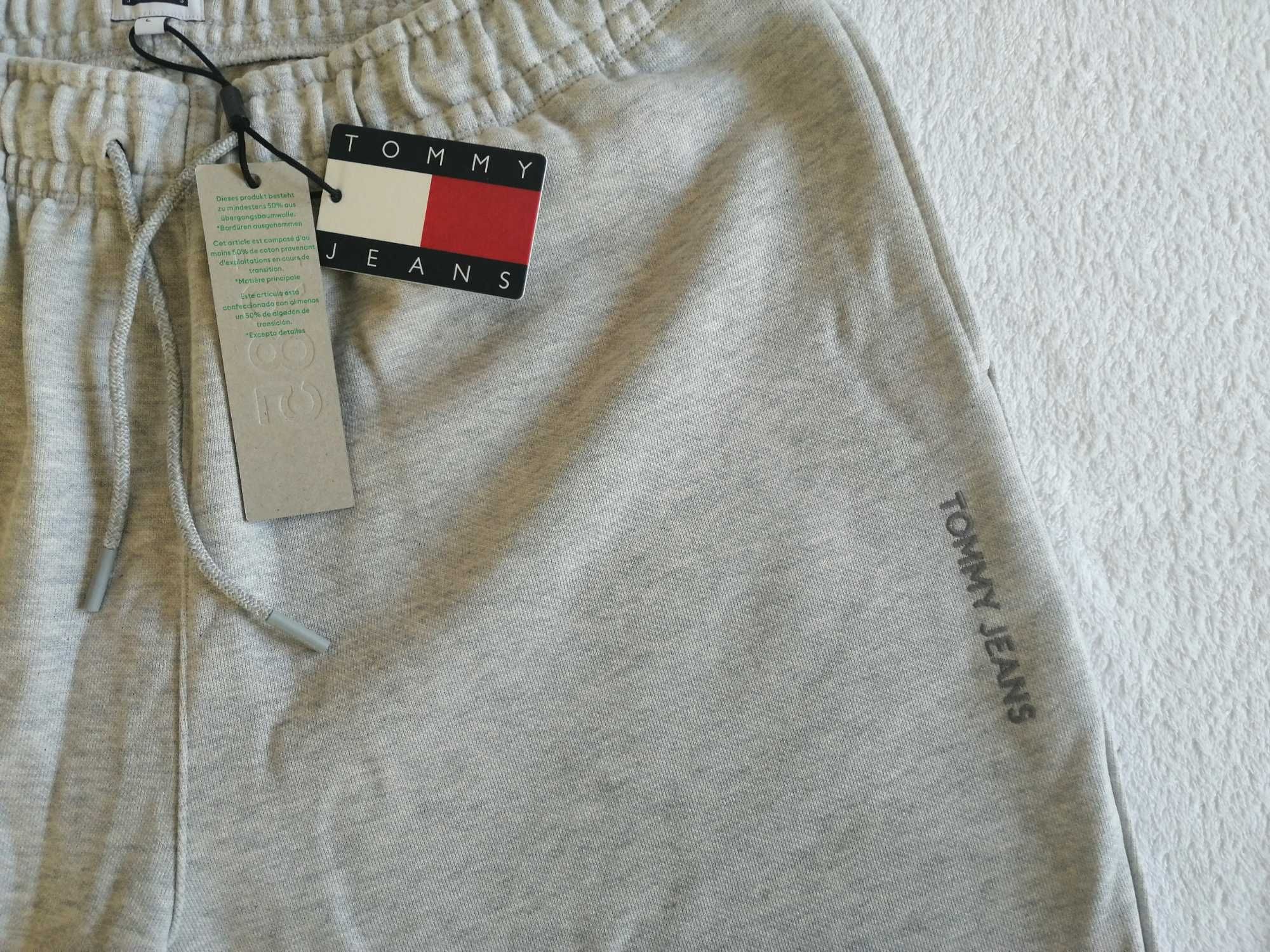 Spodnie dresowe TOMMY HILFIGER rozm. L  jasny szary