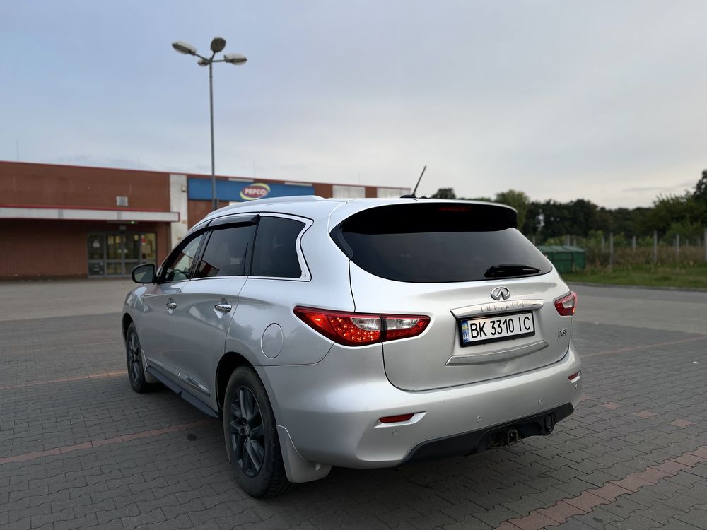 INFINITI JX35 з 2013 р .Розкішний семимісний кроссовер.