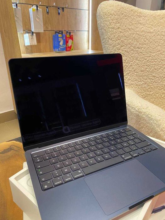 Ноутбук Apple MacBook Air 13“ M3 8/256GB Midnight (MRXV3) 2024