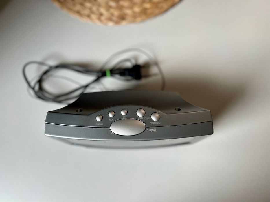 Radiobudzik FA-2400 (duże cyfry)