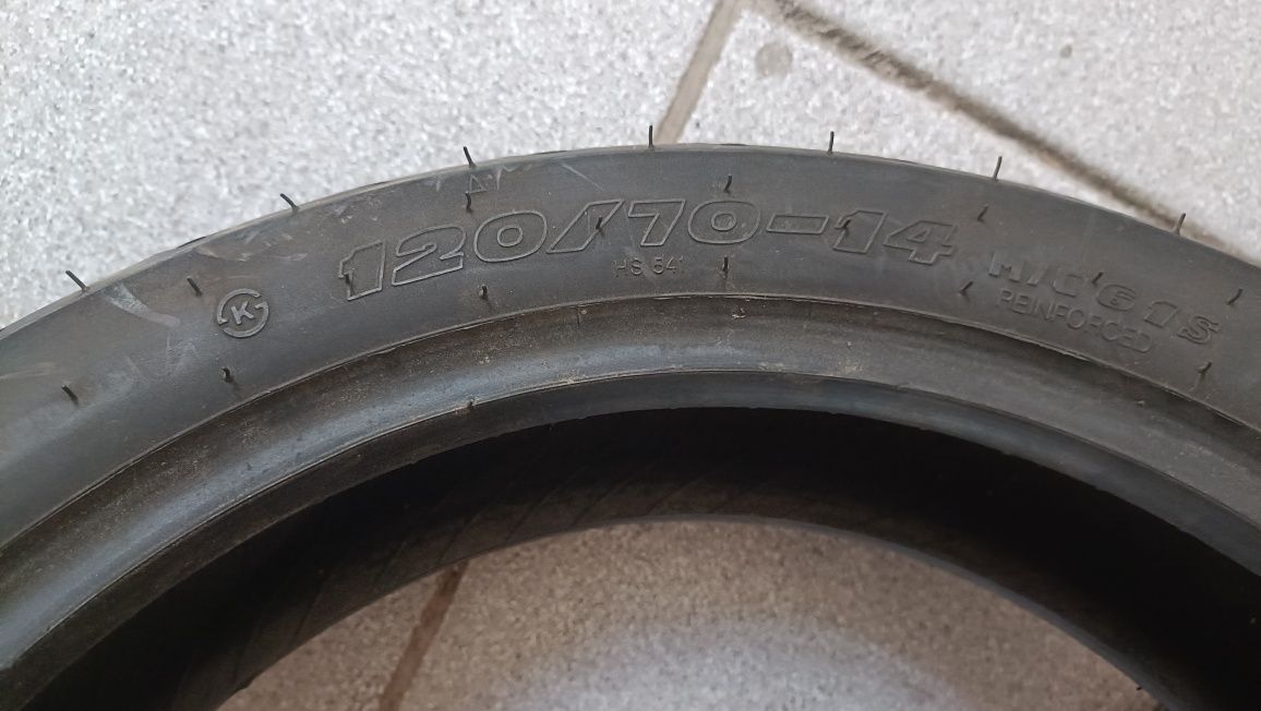 Pneus schwalbe 120/70 14 e 140/60 13 como novos