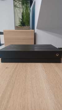 Xbox one+pad i całe okablowanie