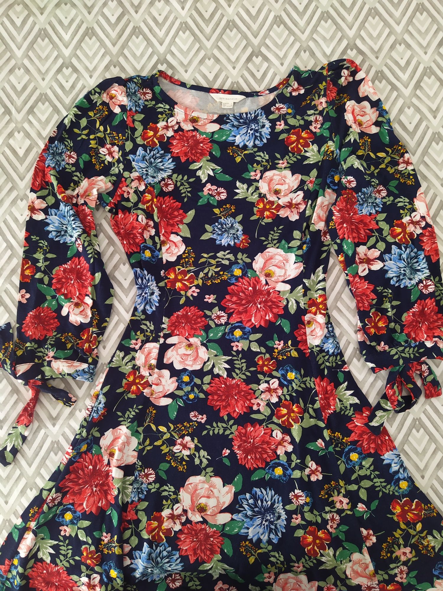 Vestido com flores - Tamanho S