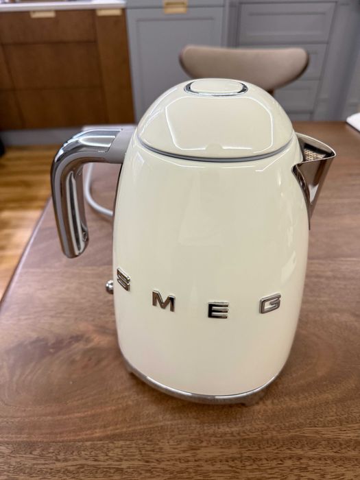 Czajnik Smeg KLF03CREU – retro czajnik, stan bdb