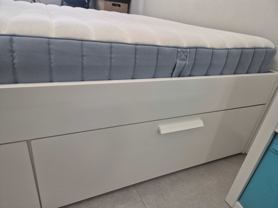 Vendo cama brimnes + colchão