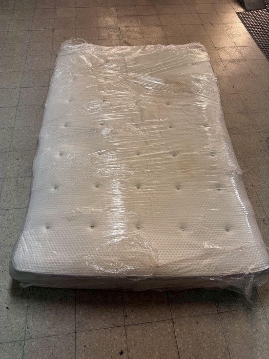 Vendo excelente colchão cama de casal
