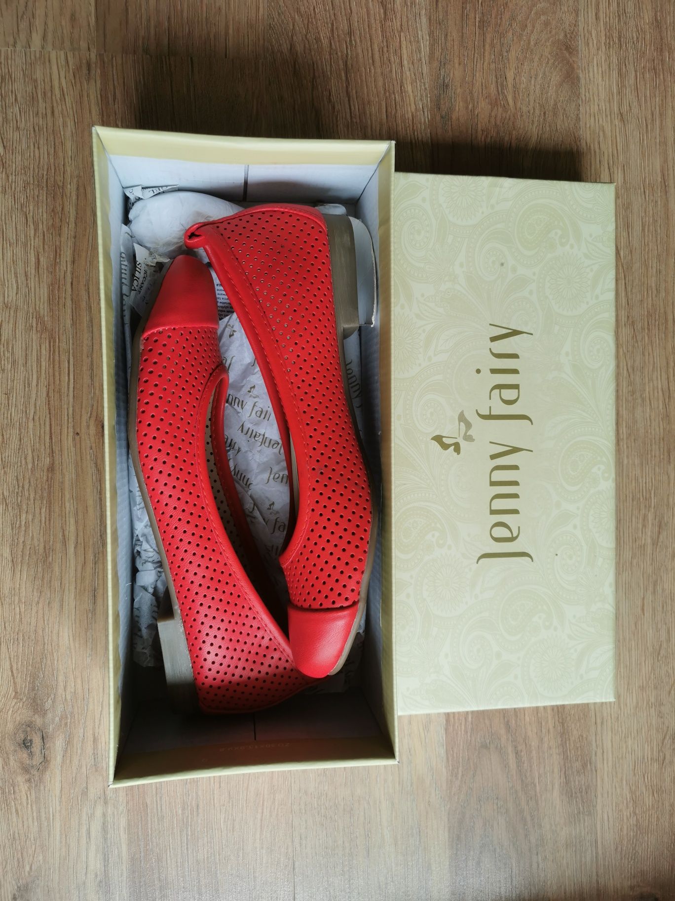 Nowe czerwone buty damskie baleriny ażurowe 36