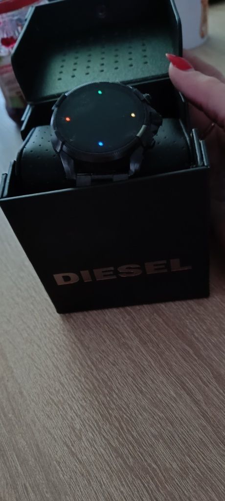 Sprzedam  smartwatch zegarek Diesel