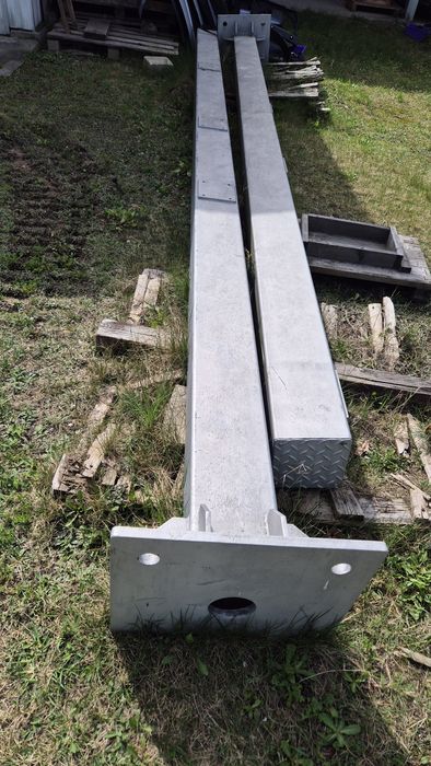Tablice reklamowe przydrożne wolnostojące  z podstawą betonową