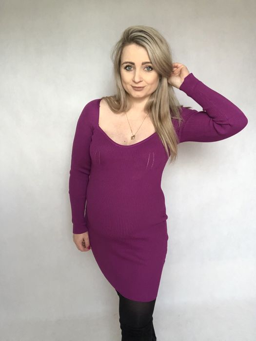 Sukienka mini z dekoltem w serce