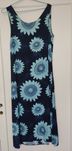 Vestido azul comprido com flores