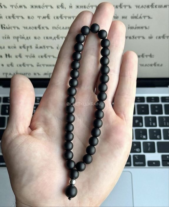 Маленькі чотки на 33 намистини 8мм Переборные четки черные матовые