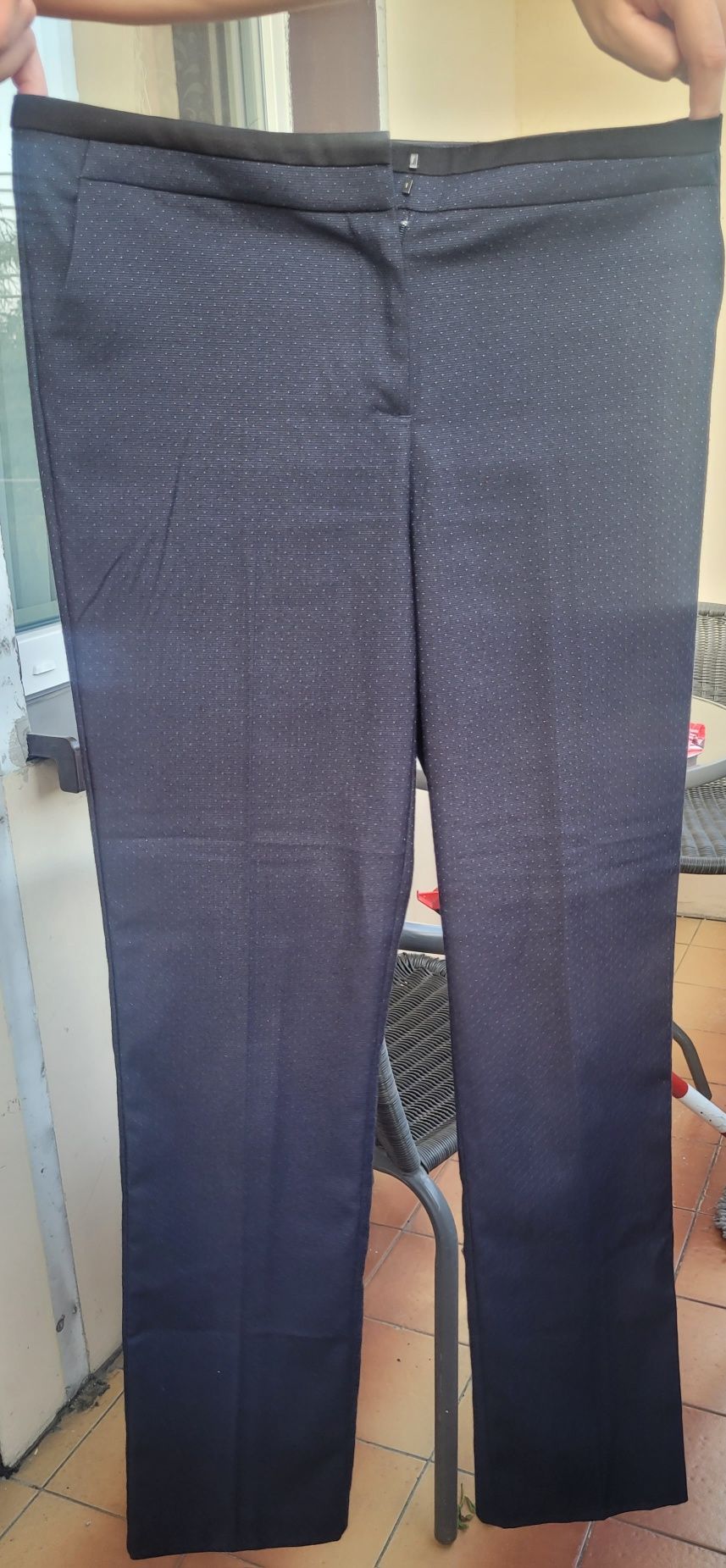 Granatowe spodnie firmy Orsay 38