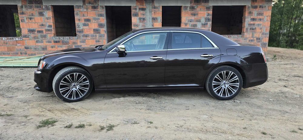 Lancia Thema 3.0CRD,bogata wersja  1 właśc książka 245499zl do 18.10 1