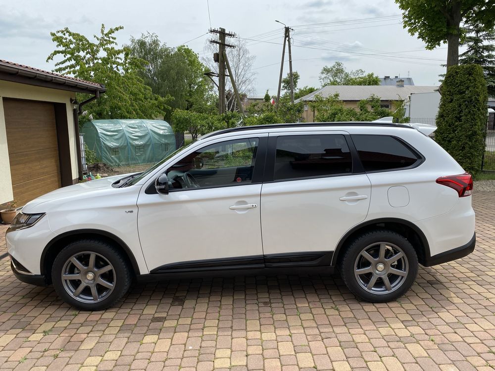 Mitsubishi Outlander 3