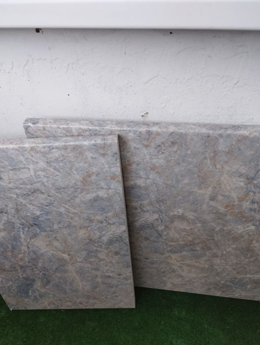 Продам б/у диван" Кондор", столешницу фиор новая фабричная в упаковке