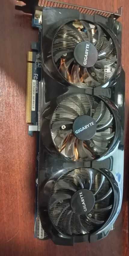 відеокарта Radeon R9 280X
