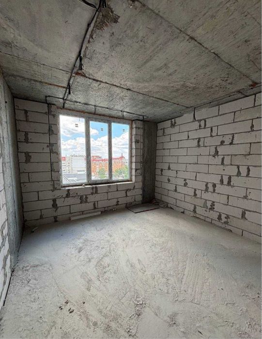 Продам 4-кімнатну квартиру, Грушевського 110