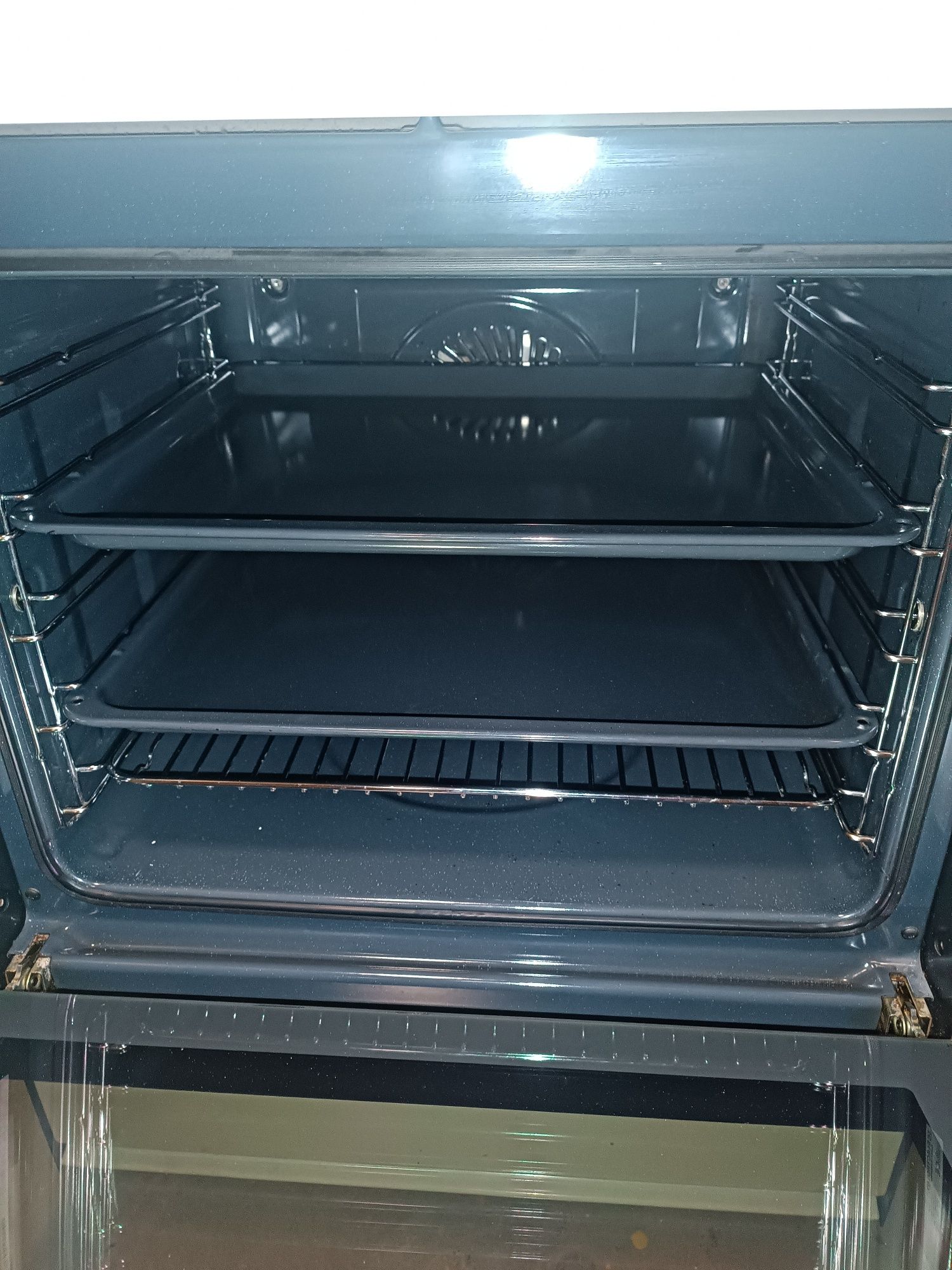 Sprzedam kuchenkę elektryczną z piekarnikiem do zabudowy