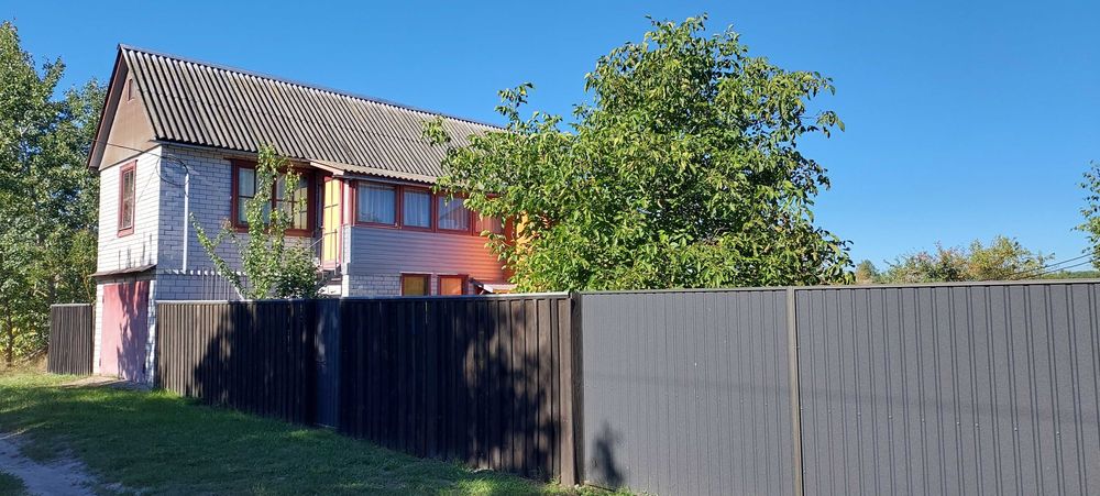 Продам будинок з земельною ділянкою