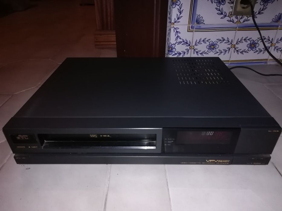 Leitor e Gravador de Cassetes VHS, JVC