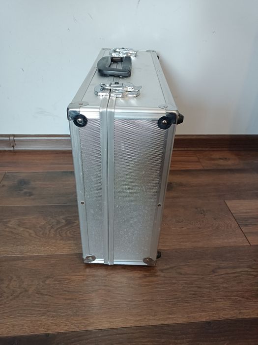 Walizka na monterska narzędziowa aluminiowa