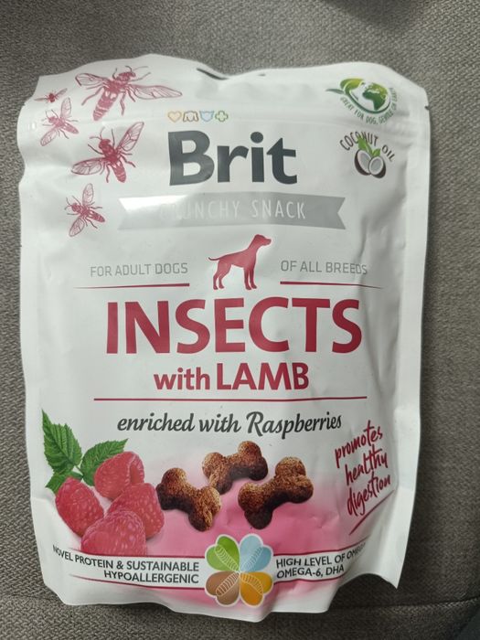 Smakołyki dla psa Brit Crunchy Snack insects with lamb przysmaki 200g