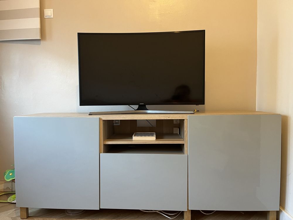 Móvel TV 180x40x64 cm (IKEA)
