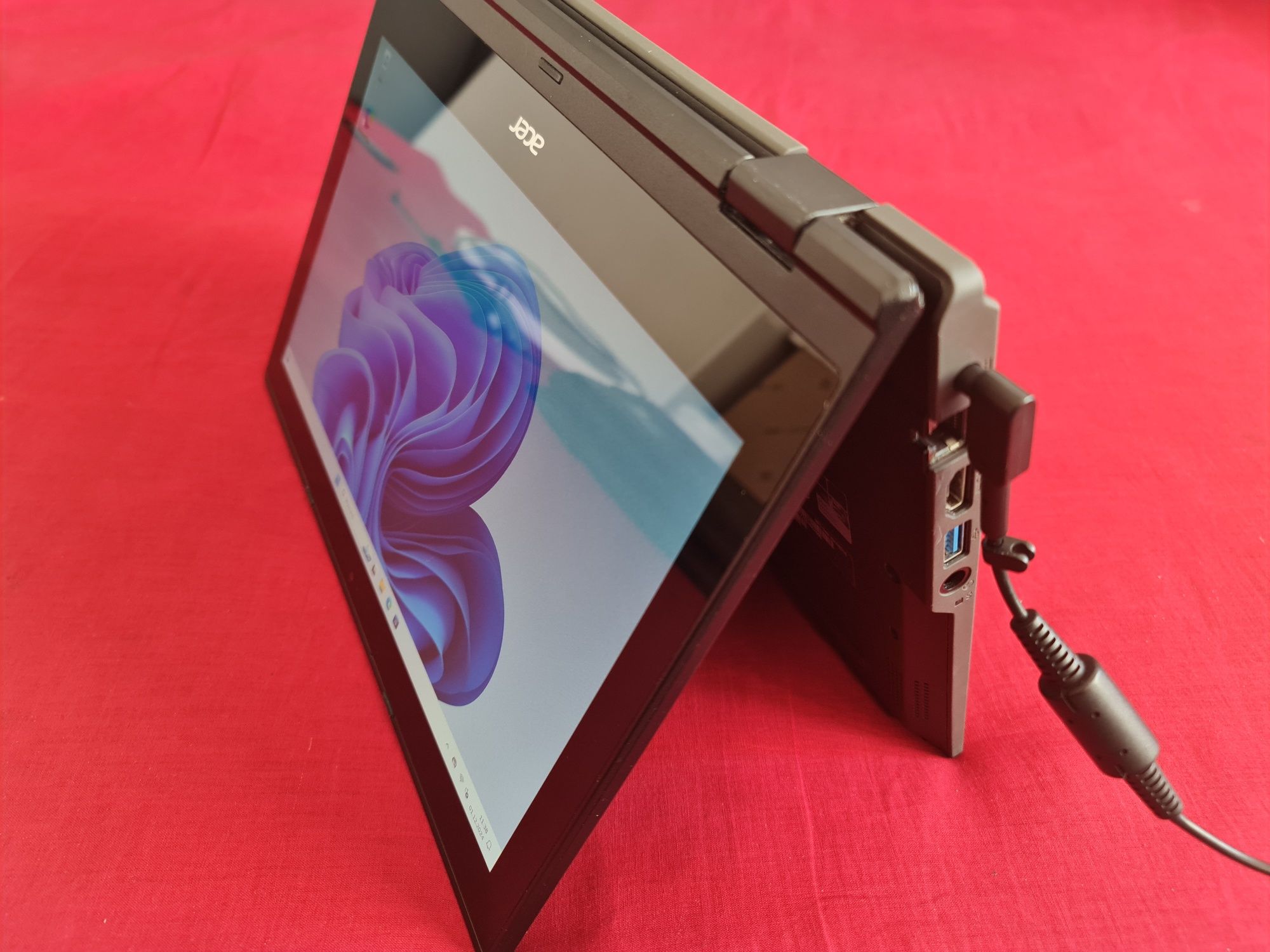 uszkodzony mały laptop 2w1 Acer TravelMate Spin B118-RN