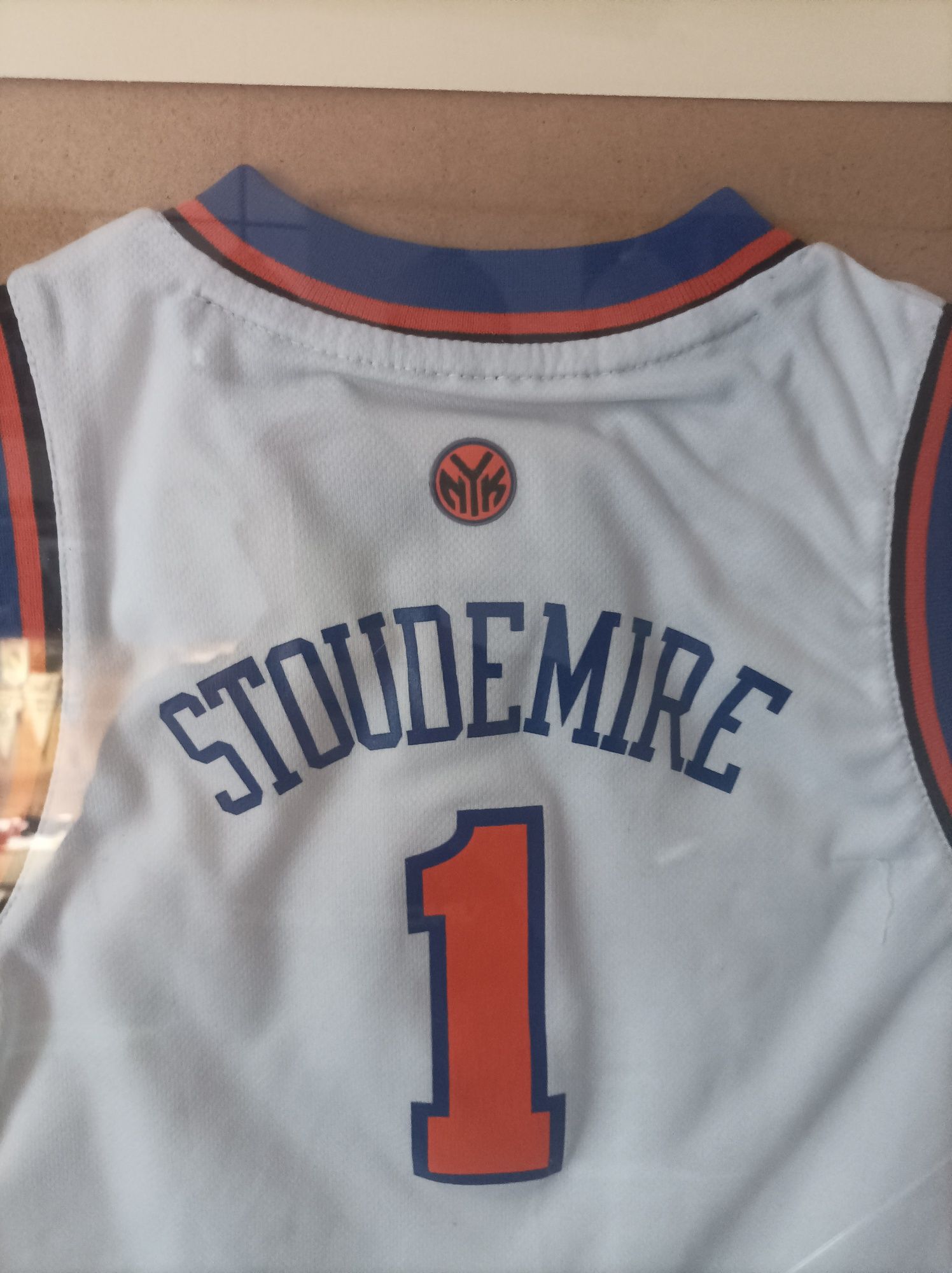 Koszulka NBA New York Stoudemire w antyramie.