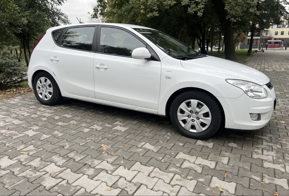 Hyundai i30.