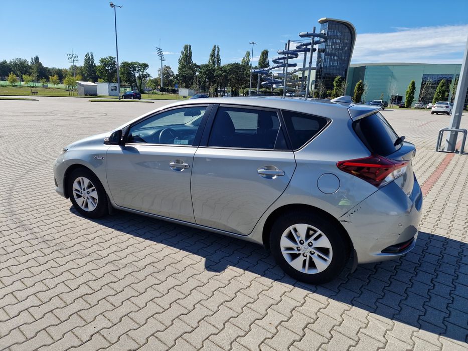 Toyota Auris 1.8 Hybryda ACTIVE PL salon pierwszy właściciel hatchback