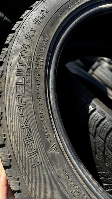 255/45/19 +235/50/19 Nokian Hakkapeliitta R 3, Tesla Y,