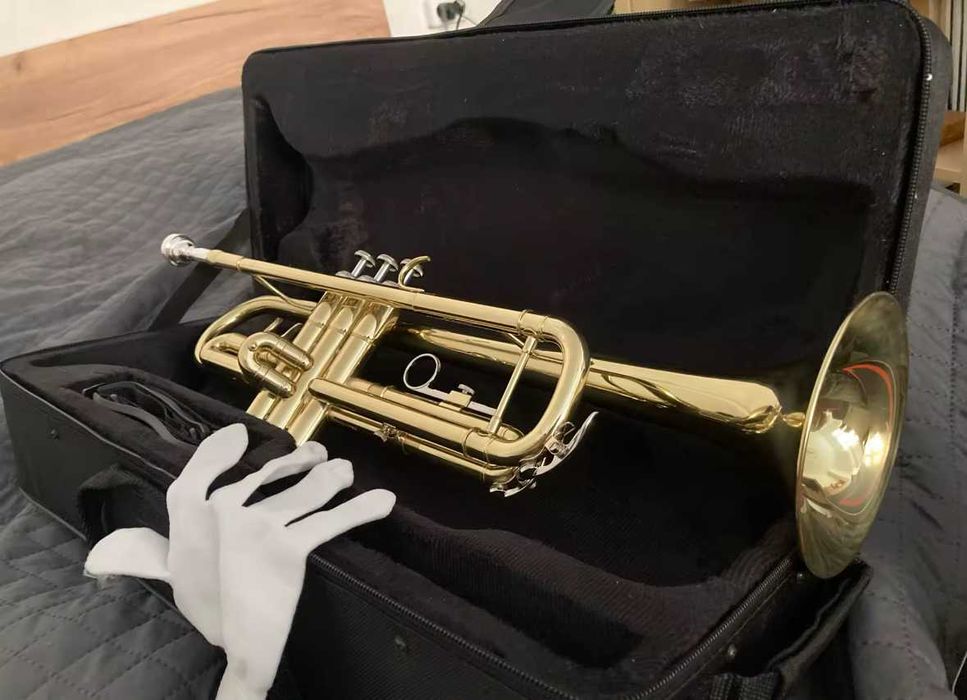 NOWA Trąbka Mosiężna w Tonacji Bb + Akcesoria i Twary Futerał