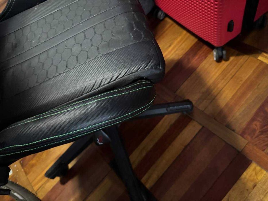 Компьютерное кресло Razer edition